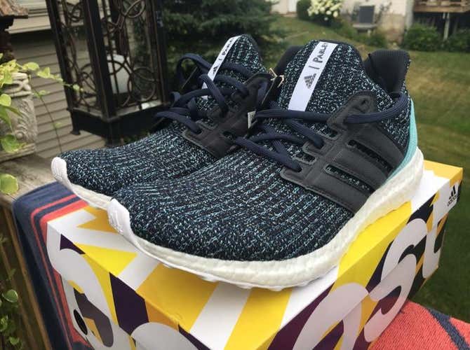 BN UltraBoost Parley Sz:10