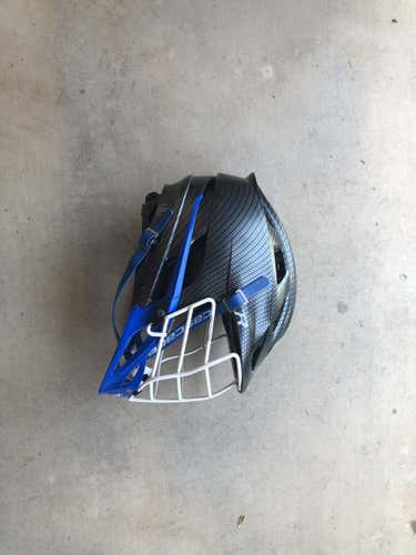 Carbon Fiber Cascade R w/ blue chin and pearl cage
