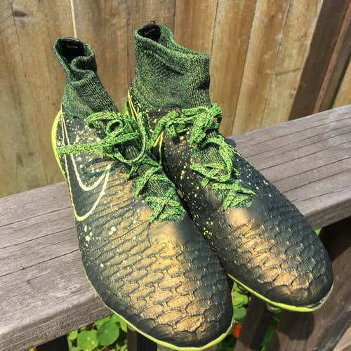 Nike Magistas With Green Specks High top ACC