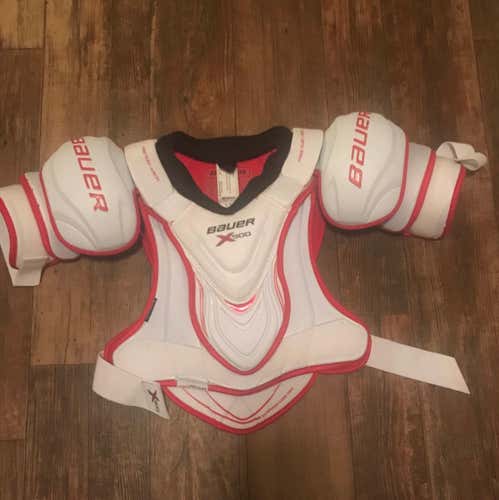 Bauer X900 Shoulder Pads SR MEDIUM
