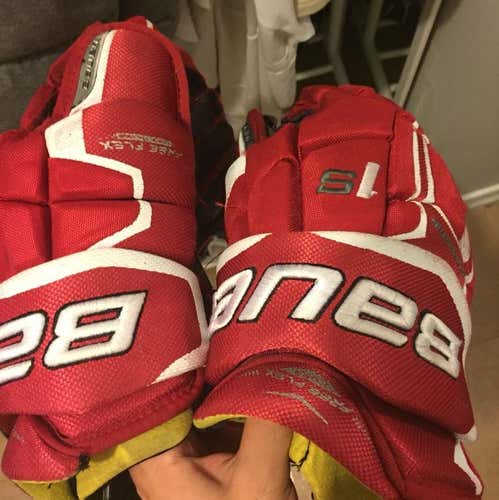 LIGHTLY USED- Bauer Supreme 1s Gloves 14”