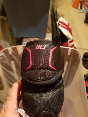 CCM Junior elbow pad