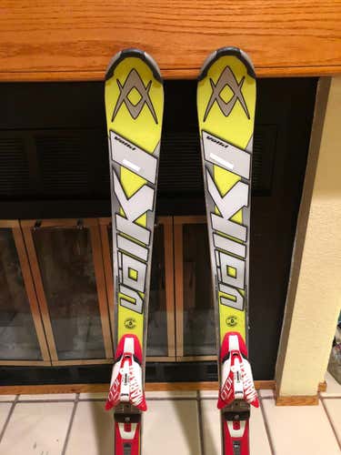 Volkl Racetiger SL Skis