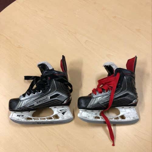 Used Youth Bauer Vapor X900 Skates 12 D