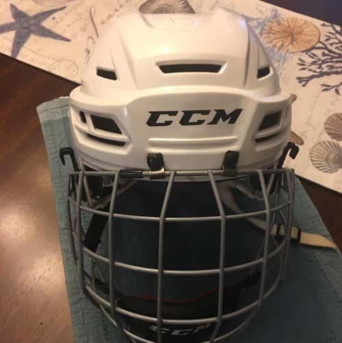 CCM 100 Resistance Helmet