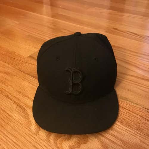 Boston Red Sox fitted Hat (7&1/8, 56.6cm)