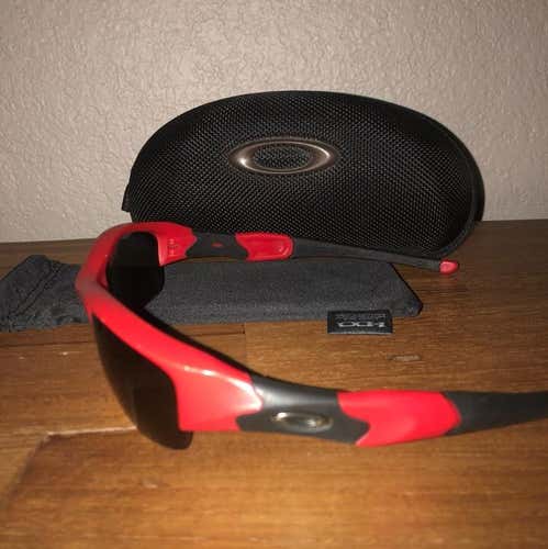 Youth Oakley Sunglasses W/bag And Case