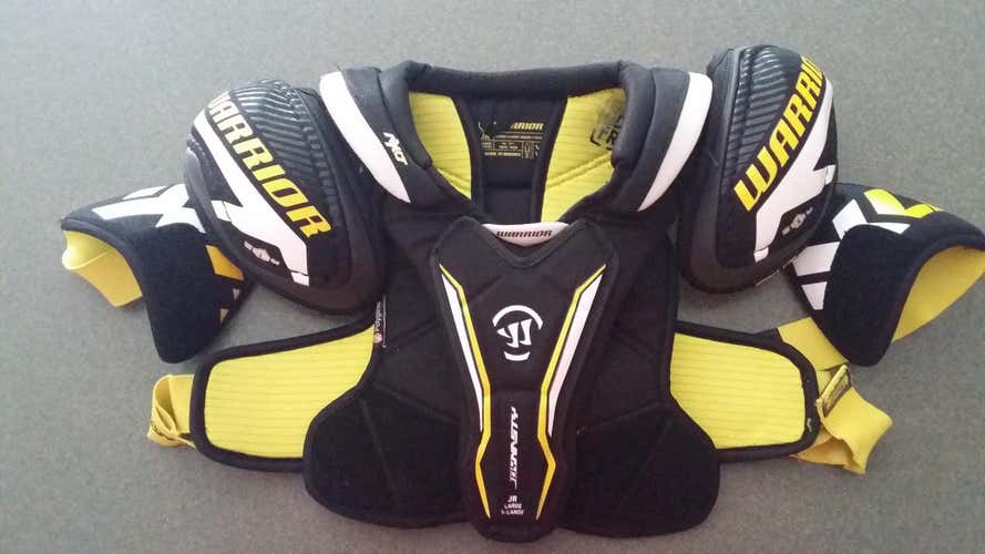 Warrior Dynasty AXLT Shoulder Pads - Jr. L/XL