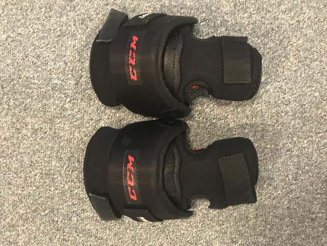 CCM knee pads