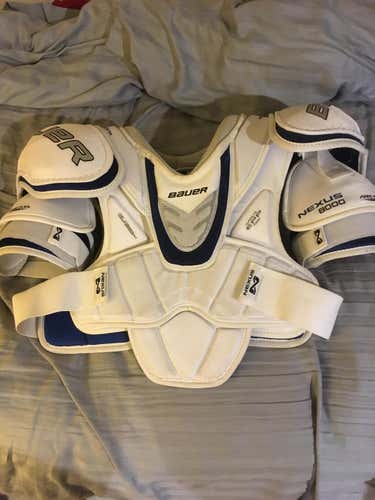 New Bauer Nexus 8000 Shoulder Pads Senior