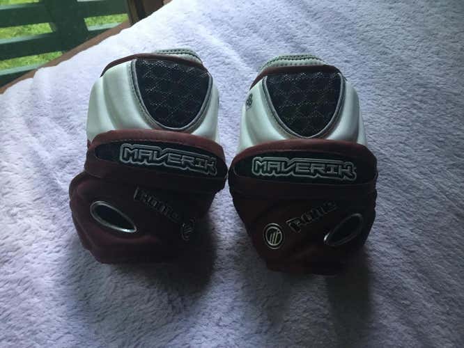 New/unused Maverik Rome Med sized elbow pads