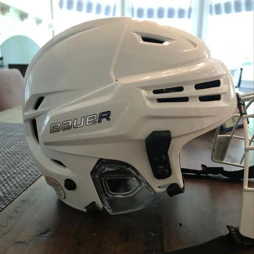 Bauer Re Akt White Helmet With White Ccm Cage