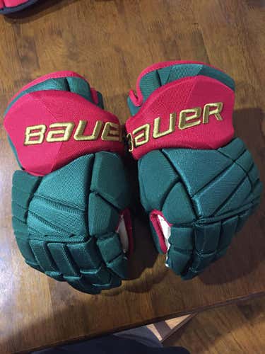 New Bauer X60 wild gloves