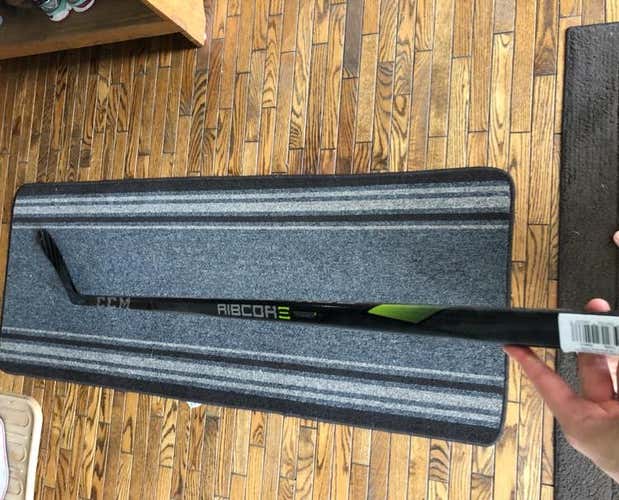 New CCM RibCor Trigger2 PMT Stick Righty Mid-Toe (P92) 75 Intermediate w/ extension. Grip.
