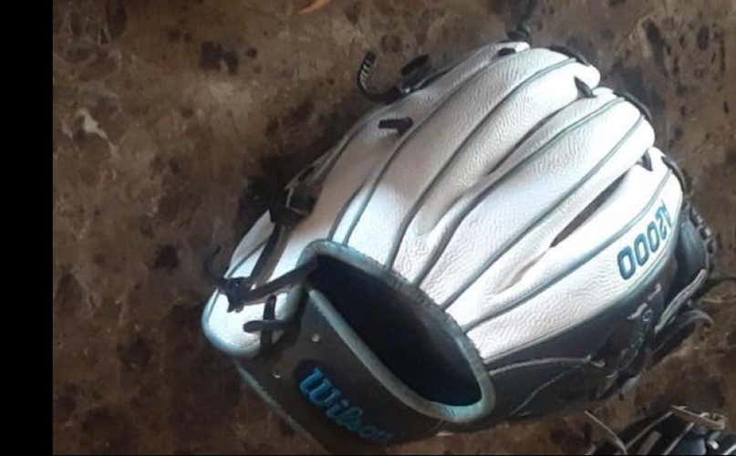 Selling Wilson GOTM 1787 A2000