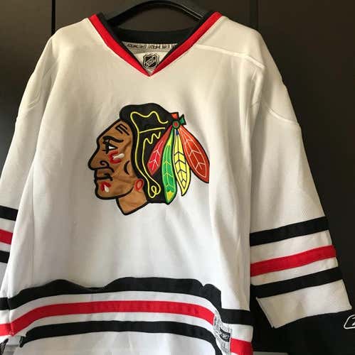 Youth Large / XL Chicago Blackhawks Replica Jersey