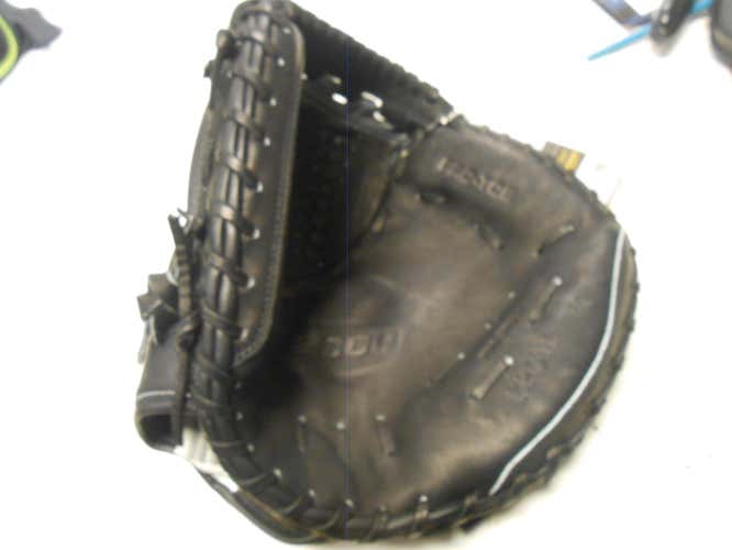 New Wilson A2000 34" Fast PItch Catcher's Glove