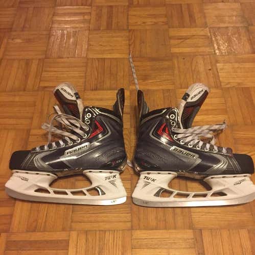 LIKE NEW- Bauer Vapor X100 Skates