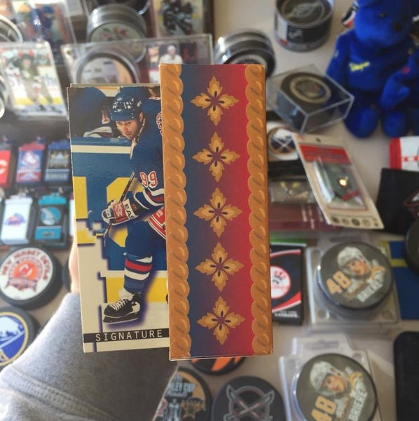 Hundreds Of NHL Trading Cards