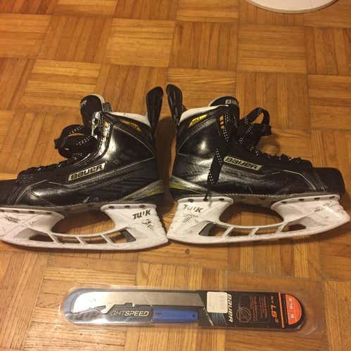 LIGHTLY USED- Bauer Supreme MX3 Skates