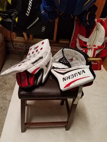 Vaughn Velocity V7 XR Pro Carbon Goalie Glove & Blocker Regular Senior