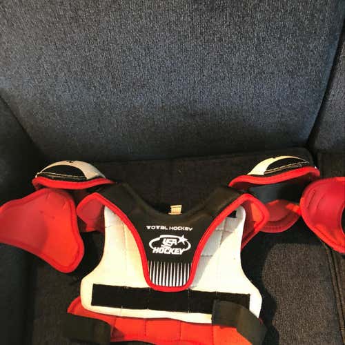 Total Hockey Shoulder Pads