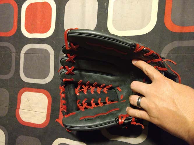 Wilson A1000 Glove Adult
