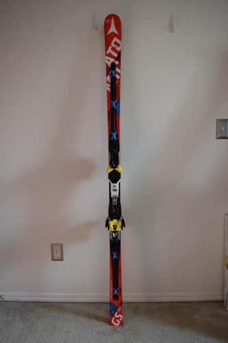 FIS Atomic GS Skis w/ bindings