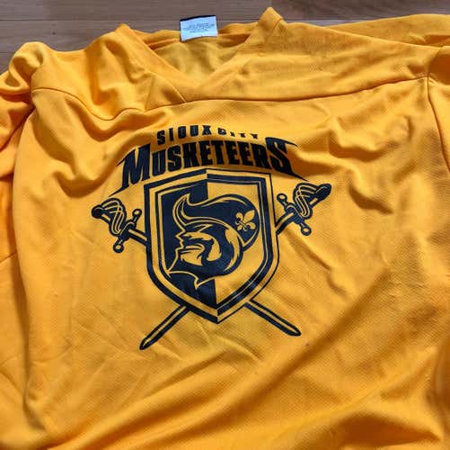 Brand New Ushl Sioux City Musketeers Practice Jersey