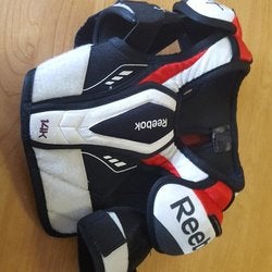 Reebok Shoulder Pads Junior small 14k