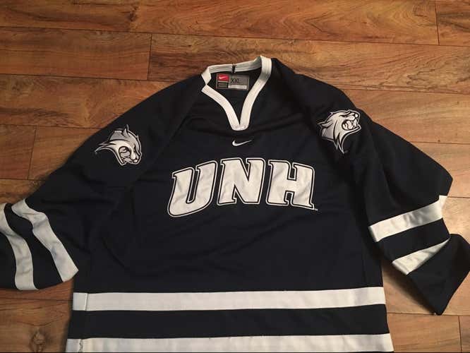 Nike XXL UNH Wildcats College Hockey Jersey