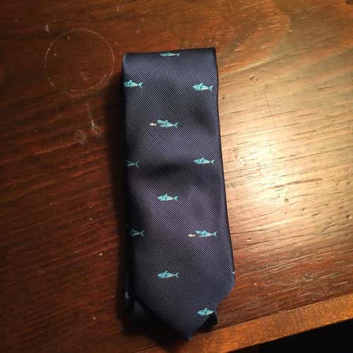 Great Condition Men’s Preppy Shark Tie