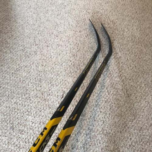 Two CCM TACKS 3052