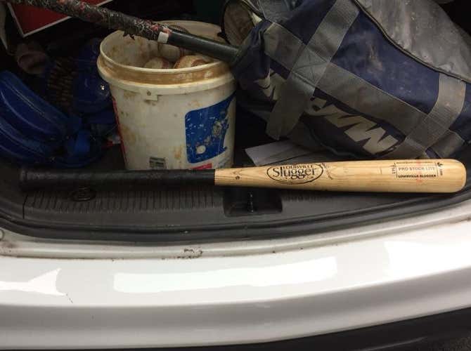 Louisville Slugger Pro Stock Lite 32/27 Wood Bat