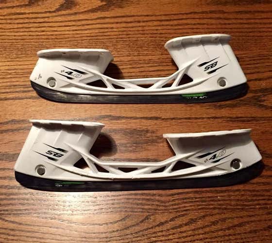 CCM 4.0+ Holders With Steel Size 271 For Size 8 Skate