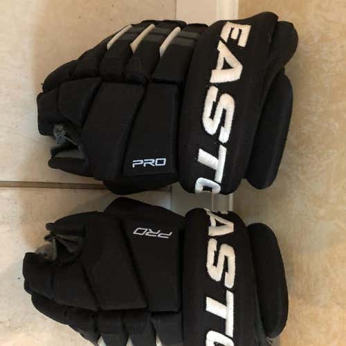 Easton Size 11 Hockey Gloves