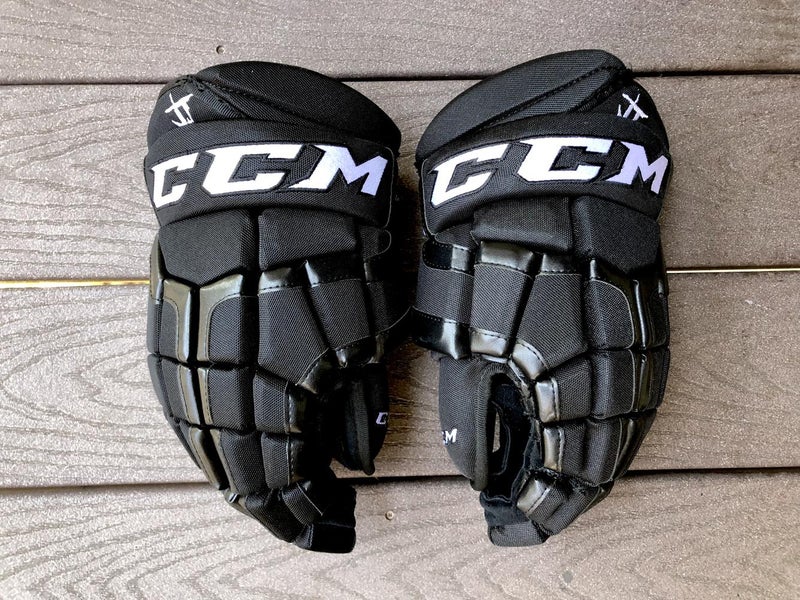 CCM John Tavares All Black NYI HG55 gloves - 14"