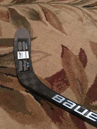 New uncut Bauer nexus 2N right hand 77 flex P28