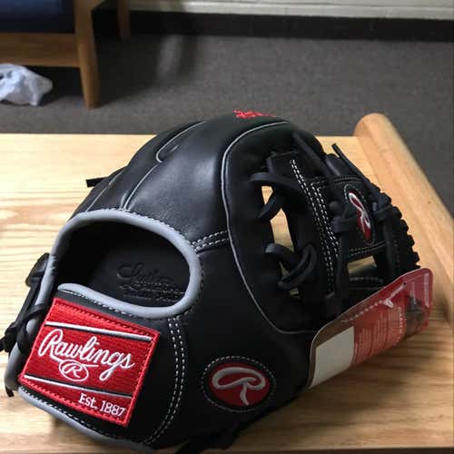 NWOT Rawlings Gamer XLE Infield Model