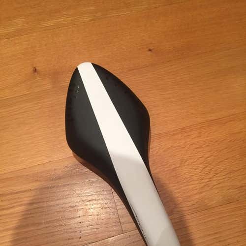 Fi’zik R7 Black And White Saddle