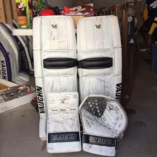 Vaughn V6 2000 Pro Spec Pads (36+2) And Gloves Set