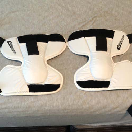 Bauer Knee Protectors