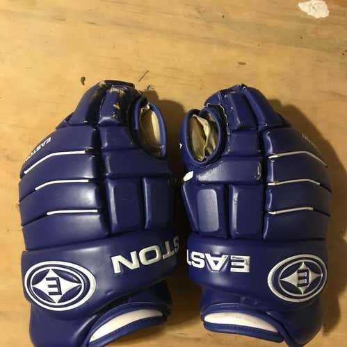 Easton Synergy 500 Globes - 15 In.