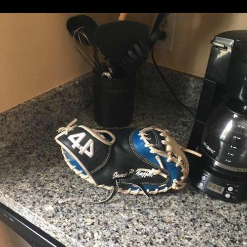 44 Pro Catchers Glove (NO TRADE)