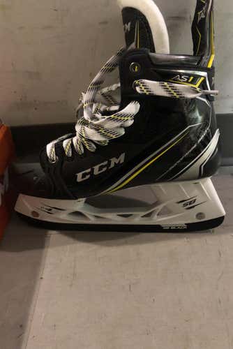 New CCM AS1 Skates Senior Size 8.5