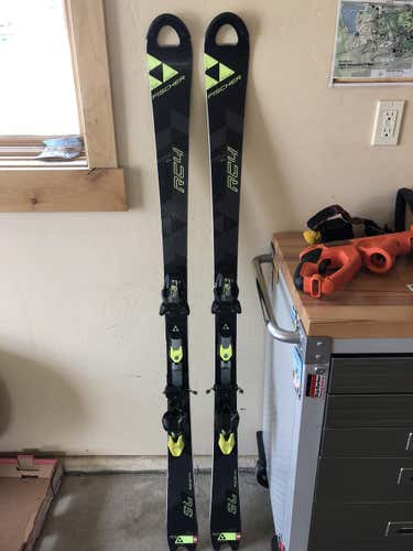 2016 RC4 Fischer SL Skis 155cm with Z13 Fischer Bindings