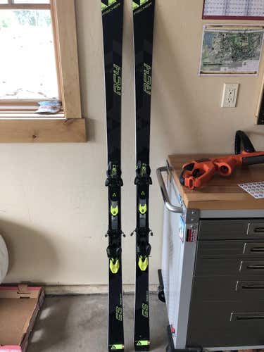 Fischer RC4 World Cup Junior GS Skis with Z13 Fischer Bindings