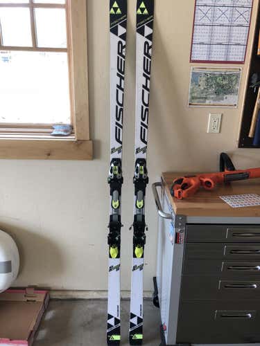 Fischer 2016 RC4 WC Junior SG Skis 196cm with Z16 Fischer Bindings