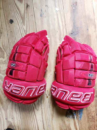 Bauer Nexus N9000 Gloves Senior Size 13 Red