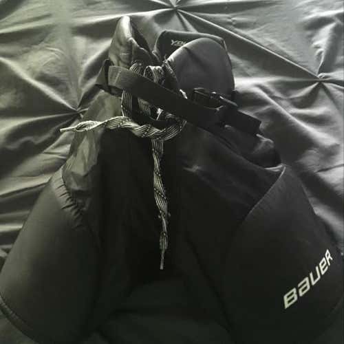 Youth Bauer NEXUS 400 Hockey Pants